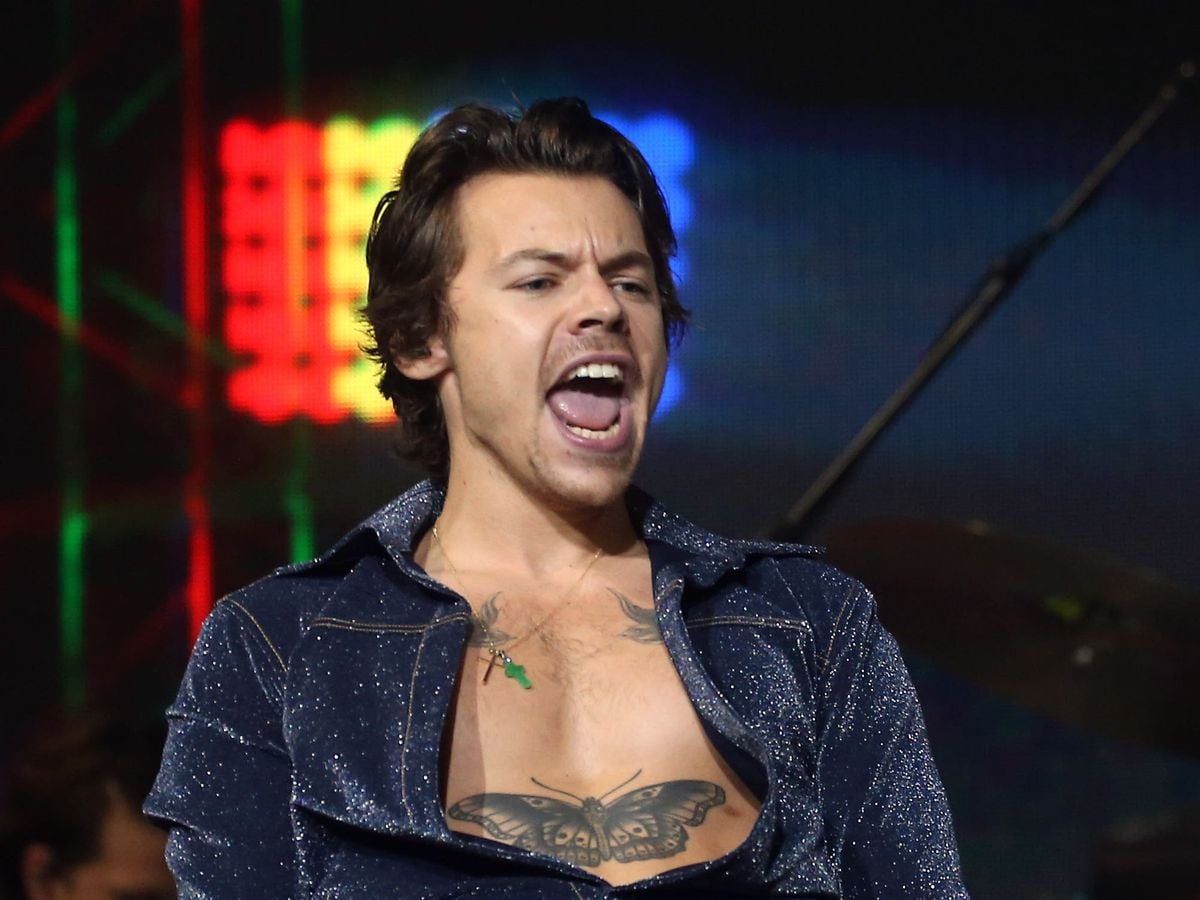 Harry Styles trends after photos emerge of him dressed as The Little ...