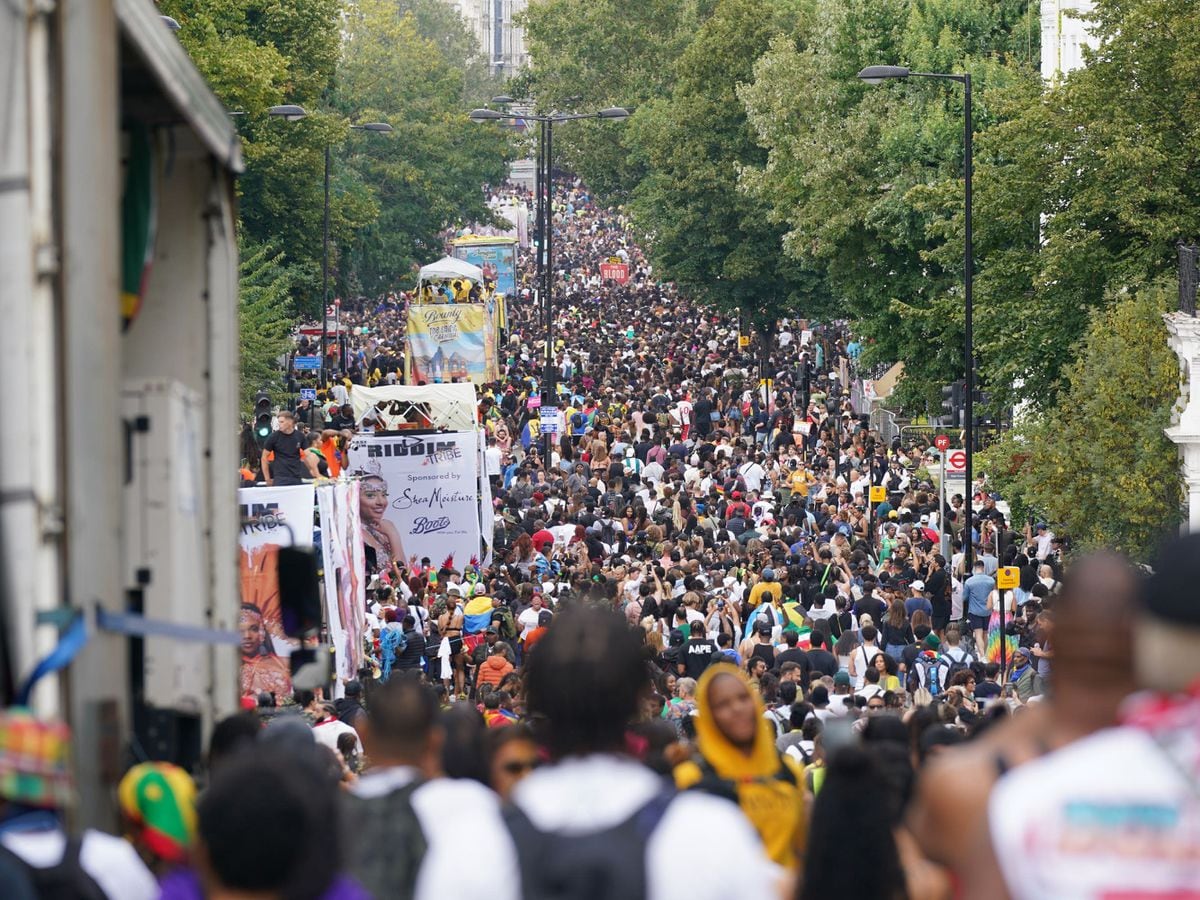 Two men in hospital after spate of stabbings at Notting Hill Carnival ...