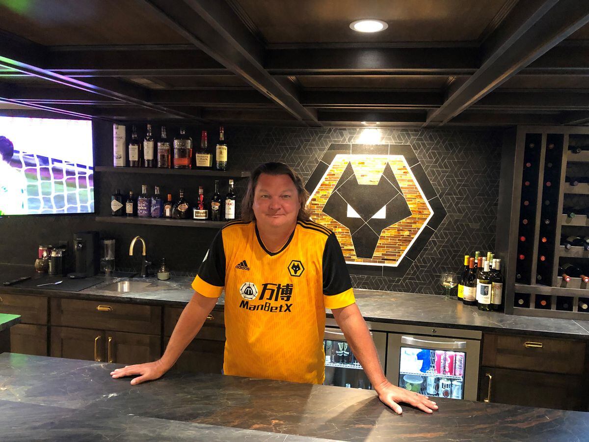 USA Wolves Basement Bar…anyone on here | Molineux Mix