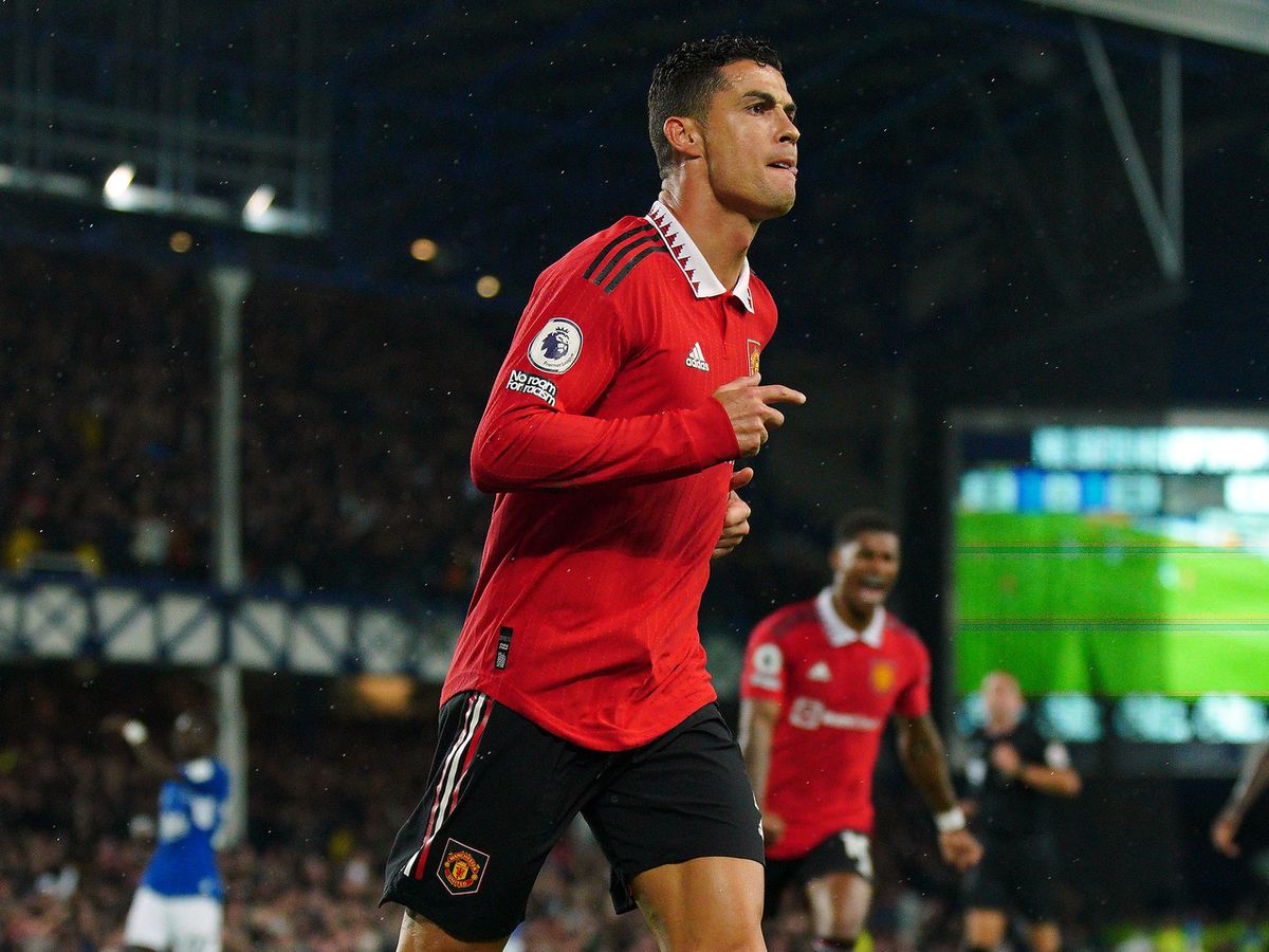 Cristiano Ronaldo's 700th club goal of career leads Manchester