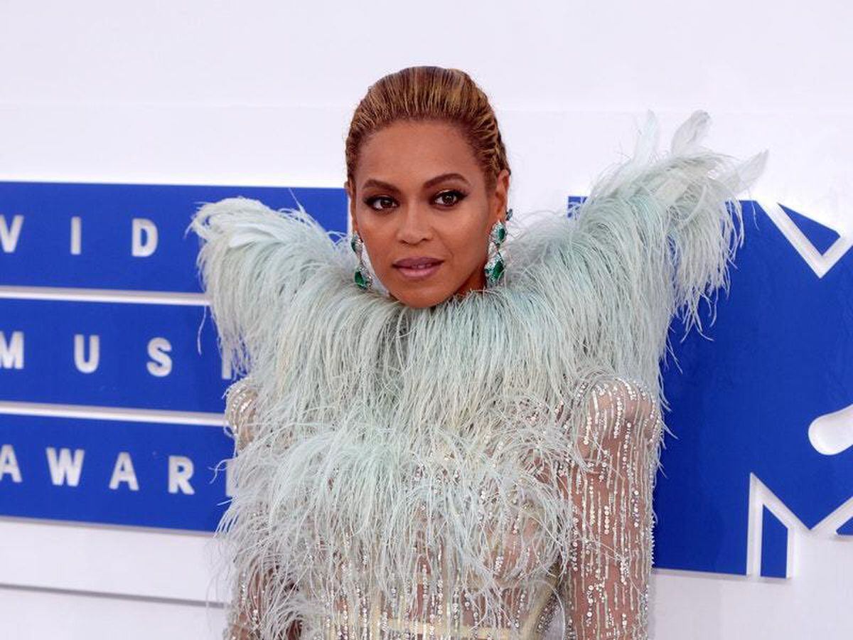 Beyonce channels Toni Braxton for Halloween costume | Express & Star