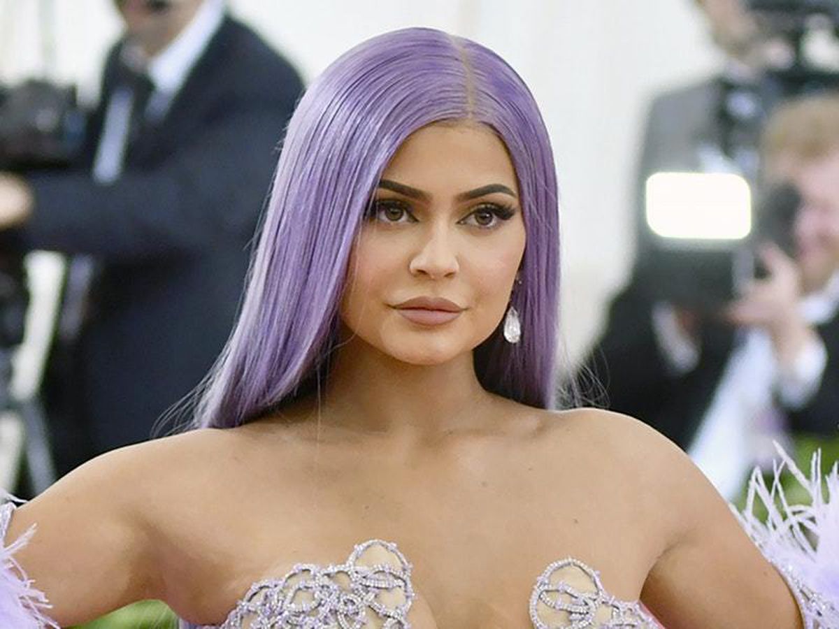 Kylie Jenner Sells Majority Stake In Her Cosmetics Business Express And Star