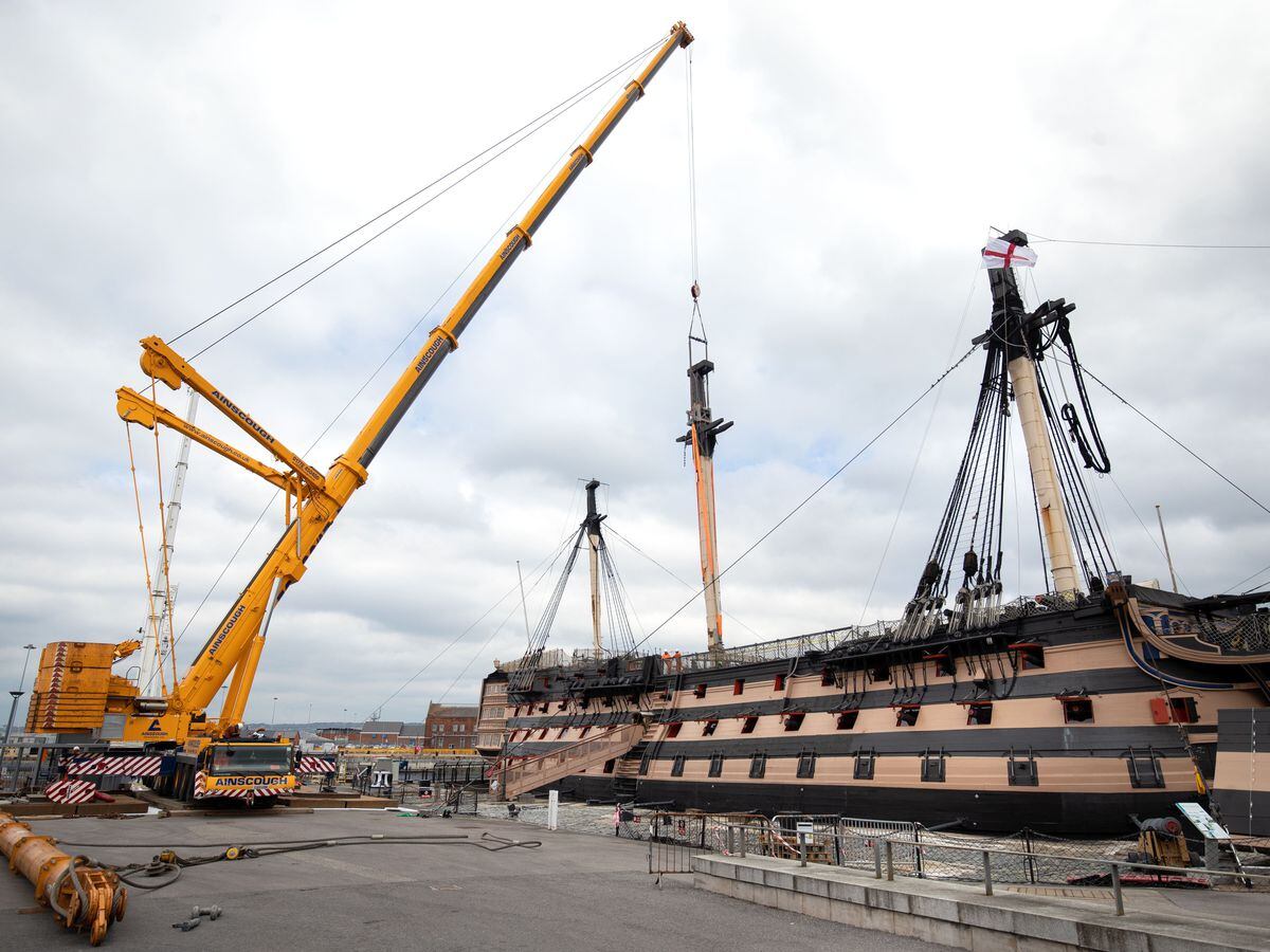 Hms Victory S Main Lower Mast Removed For First Time In Nearly 130 Years Express Star