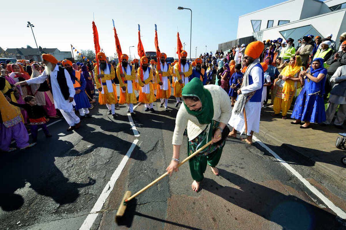 Thousands take part in Wolverhampton Vaisakhi procession PICTURES and