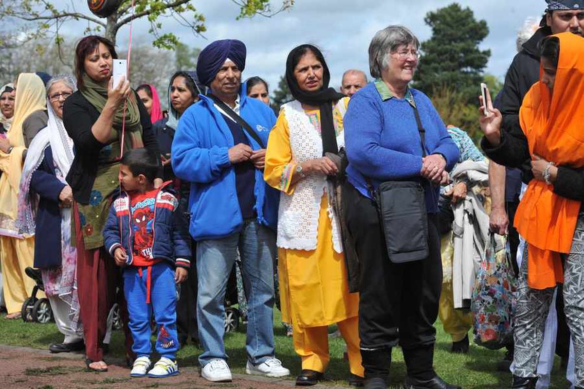 WATCH Thousands revel in festival of Vaisakhi in Wolverhampton