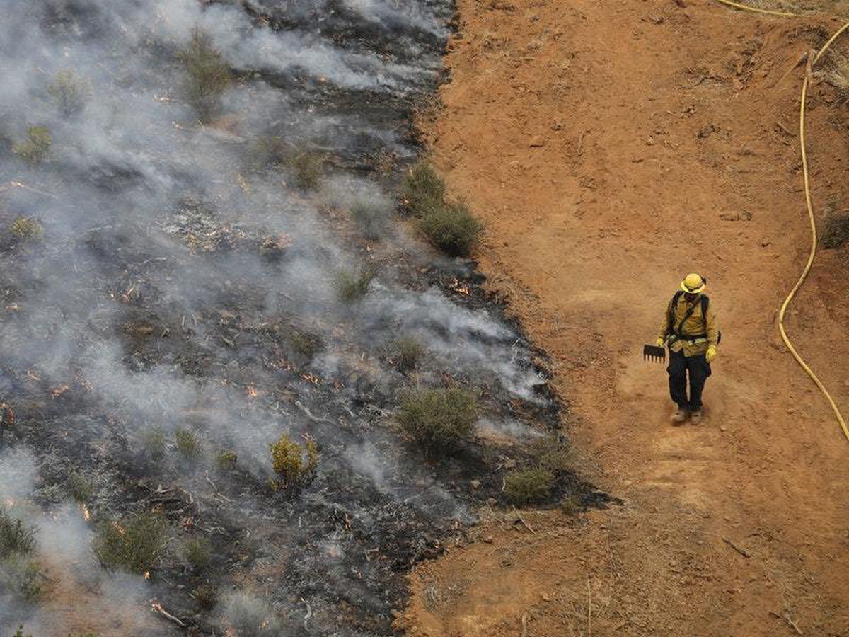 Thousands More Flee California Wildfires As Deadly Blaze Slows Down ...