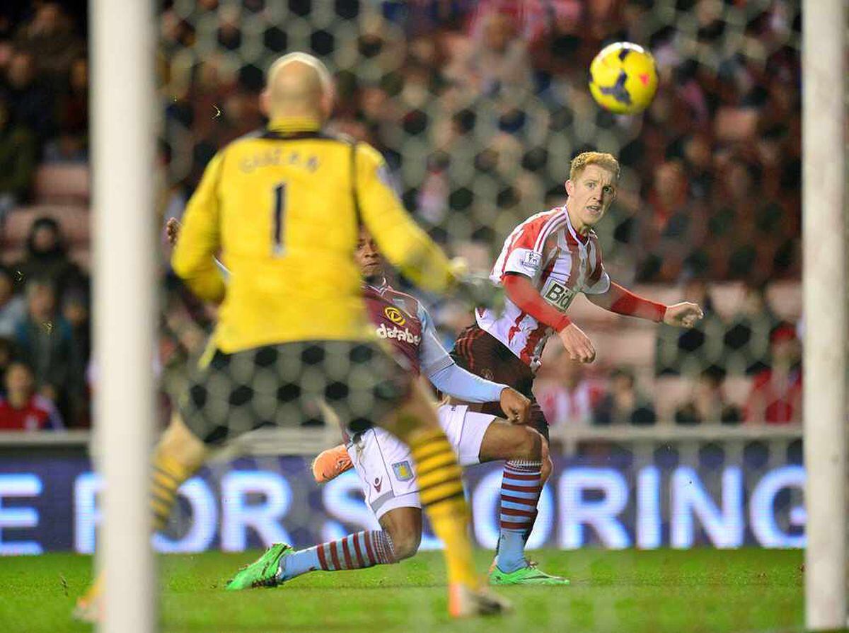 Sunderland 0 Aston Villa 1 Match Report And Pictures Express And Star