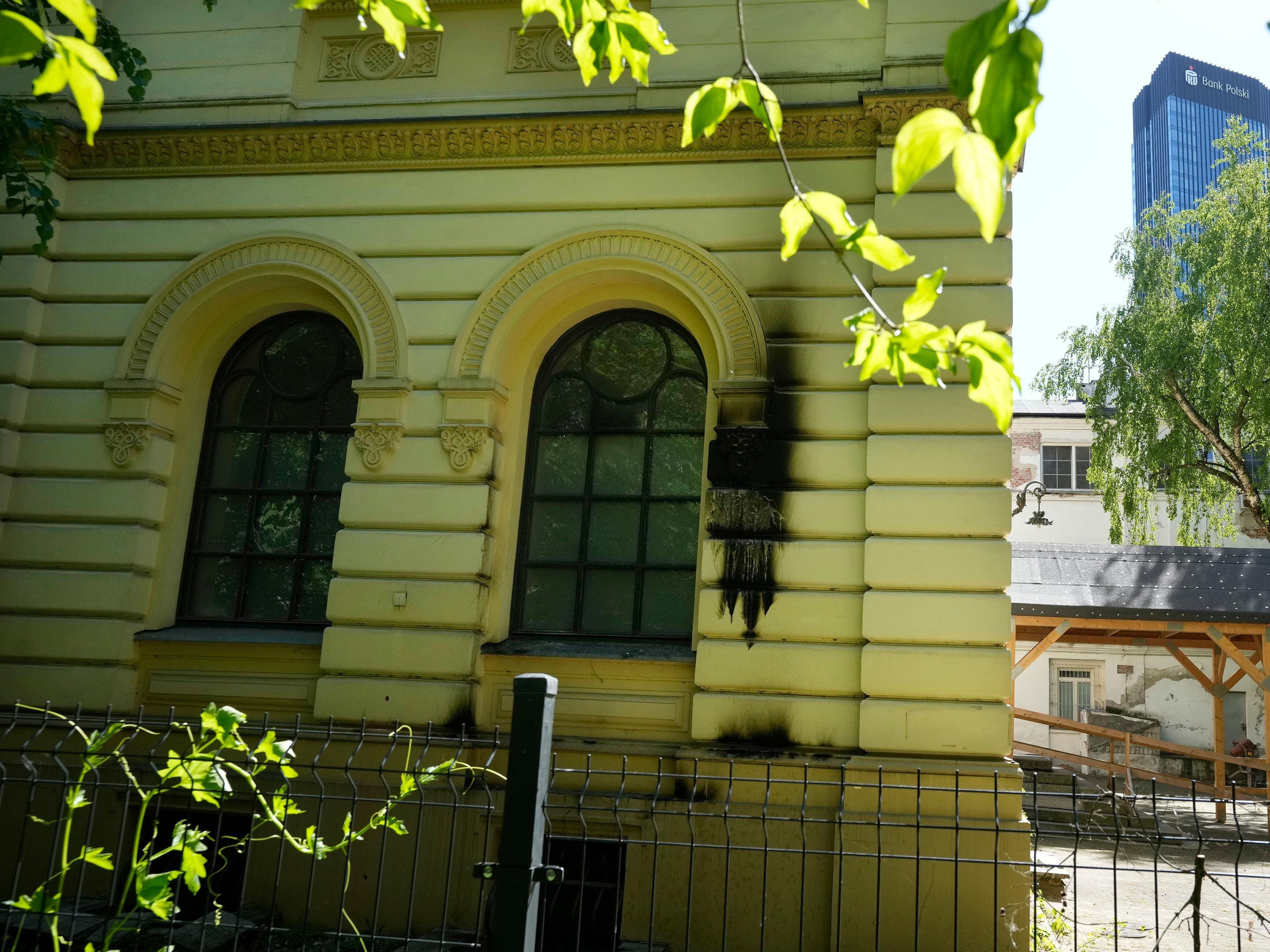 Warsaw synagogue attacked with firebombs
