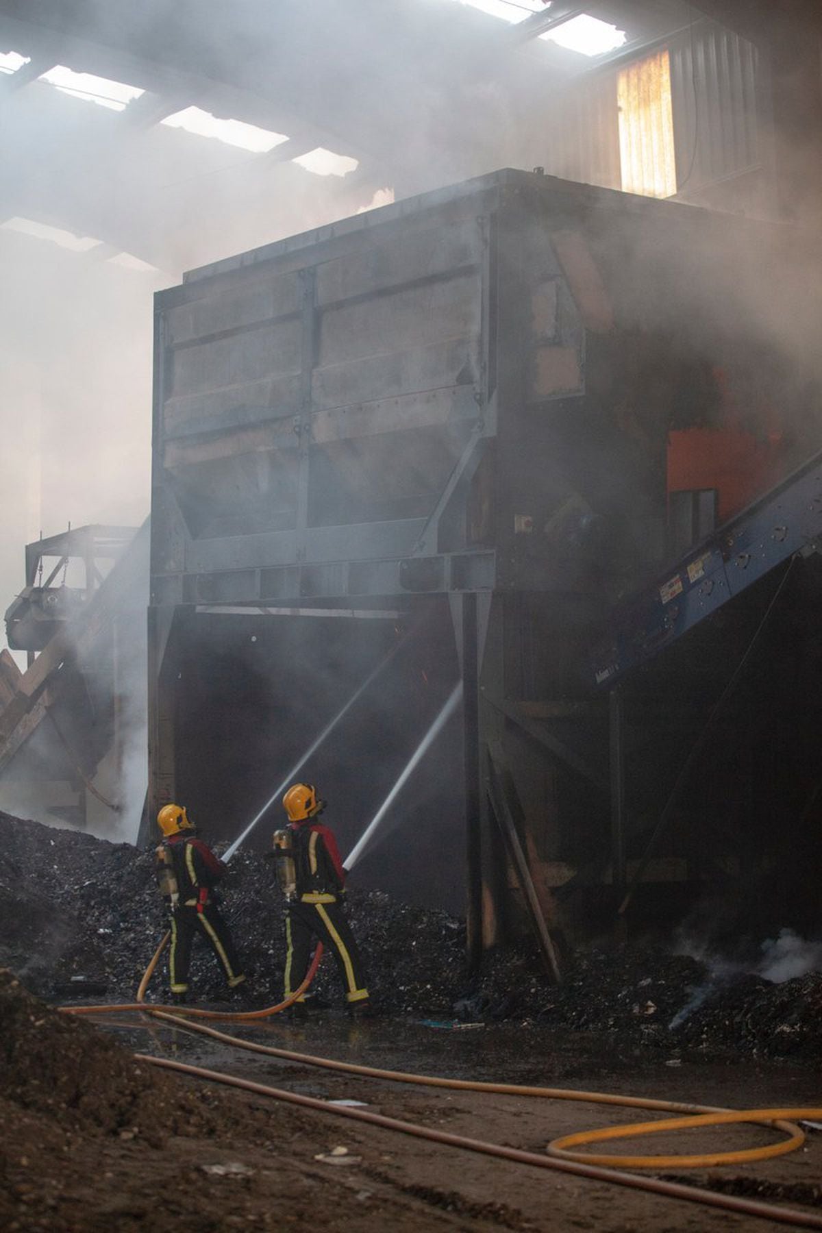 Huge West Bromwich waste plant blaze tackled by dozens of firefighters ...