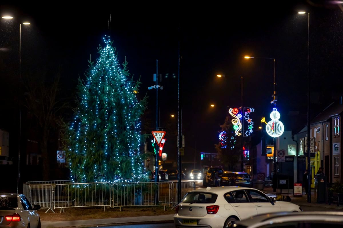 'Ho, Ho, No!': Critics take a dim view of Shifnal's Christmas lights ...