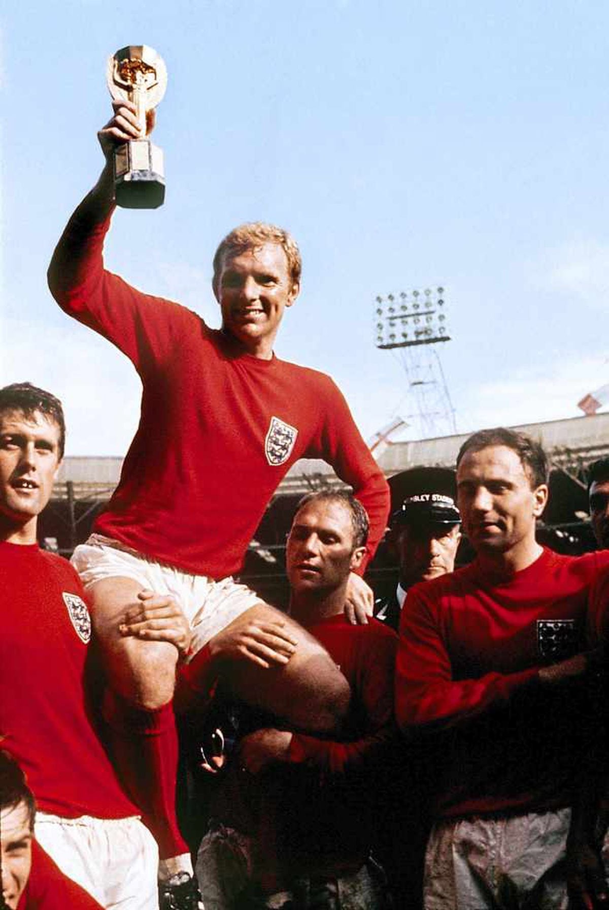 england shirt bobby moore