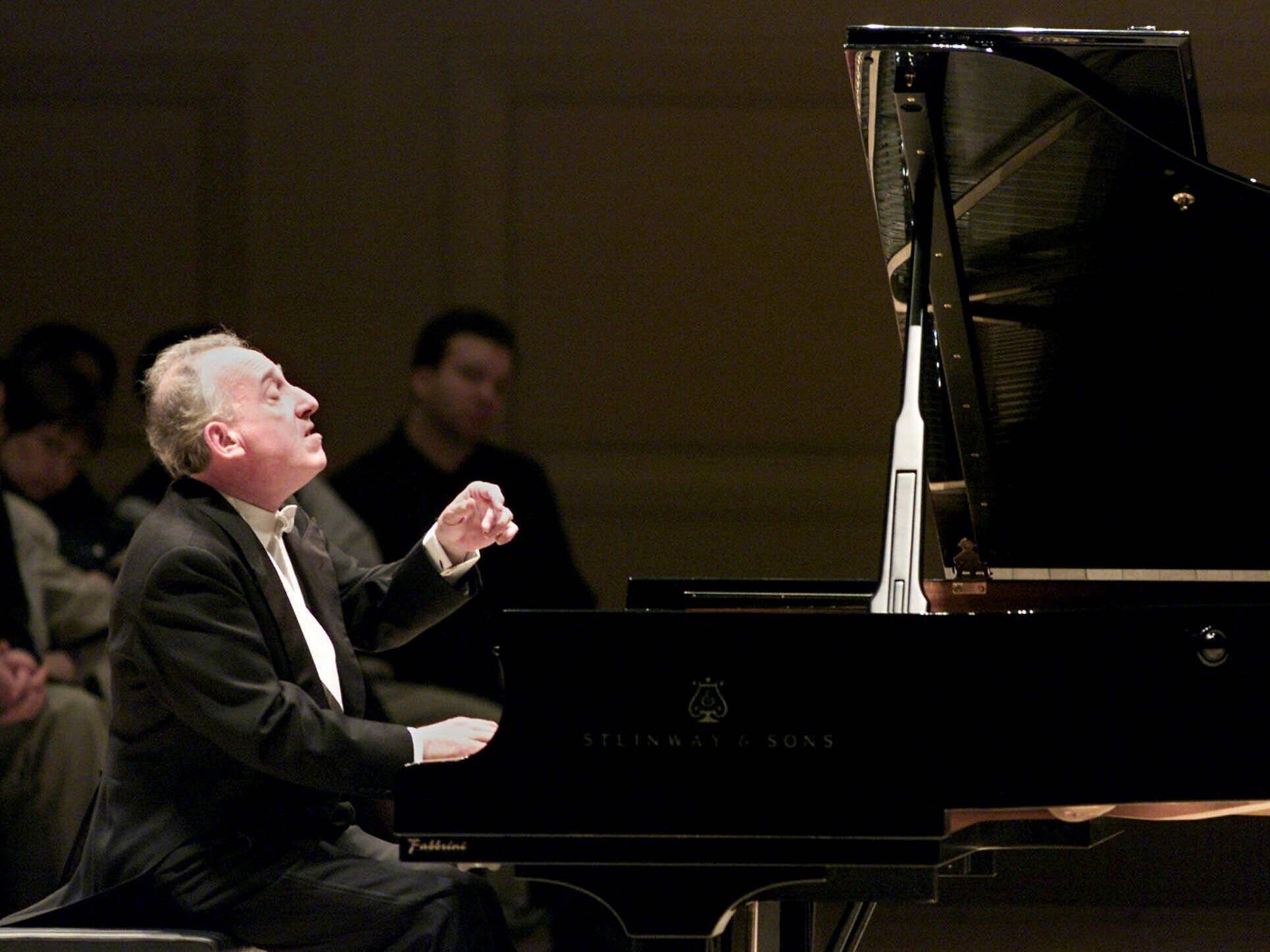 Italian pianist Maurizio Pollini, who performed at La Scala, dies aged 82