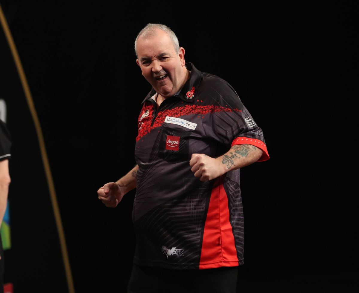 Comeback wins for former champions in Grand Slam of Darts Express & Star