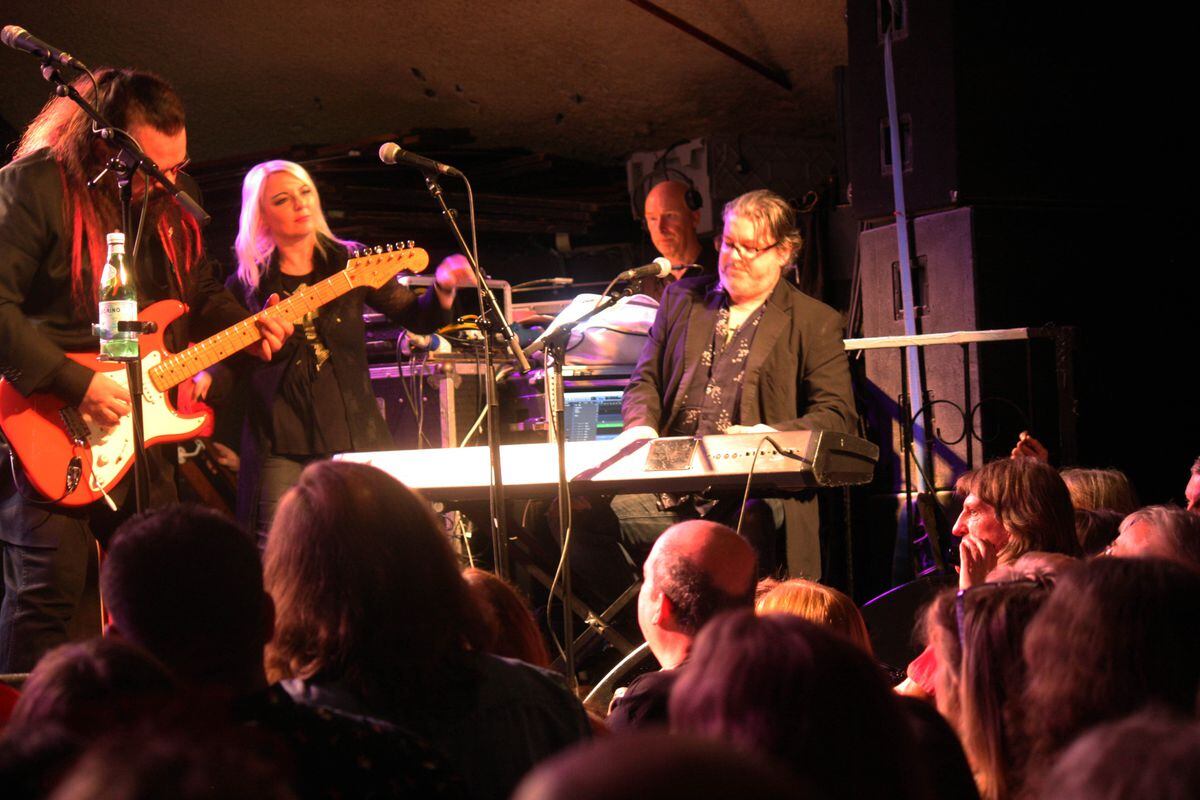 Roy Wood, Robin 2, Bilston - review and pictures | Express & Star