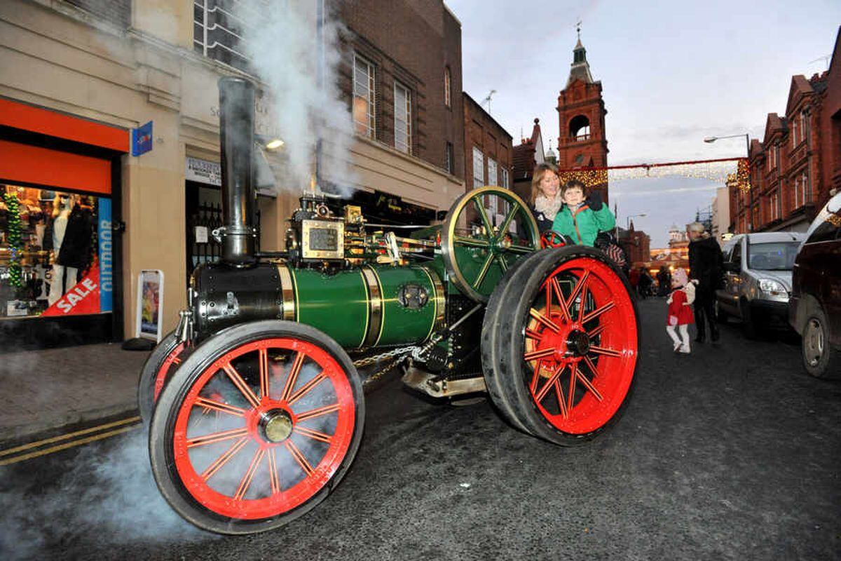 Families pack Stourbridge town centre for Christmas festival Express