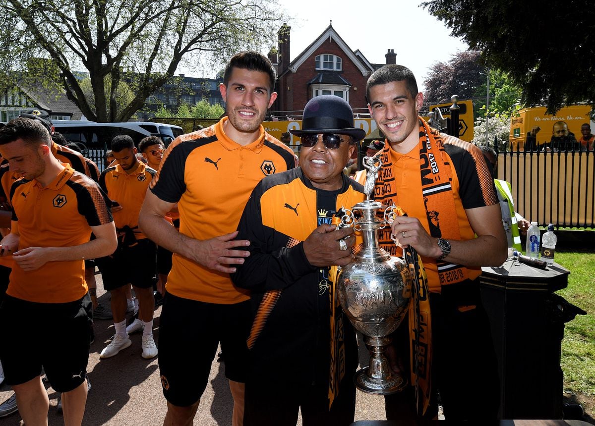 PICTURES: West Park promotion party hosts Wolves heroes in front of ...