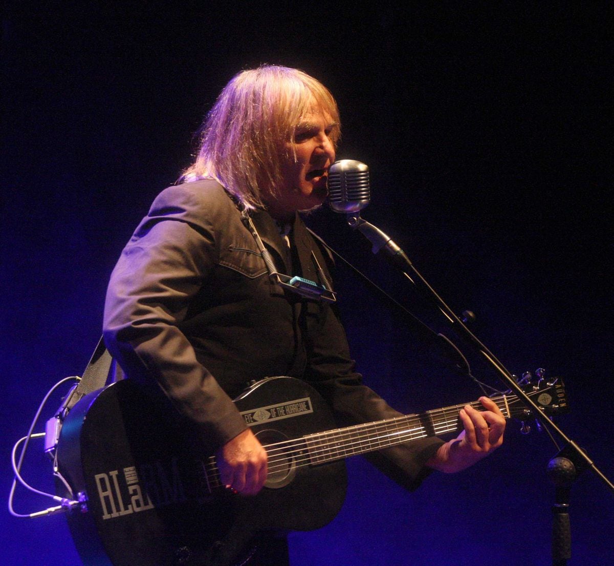 GALLERY: Mike Peters at the Bromsgrove Artrix | Express & Star