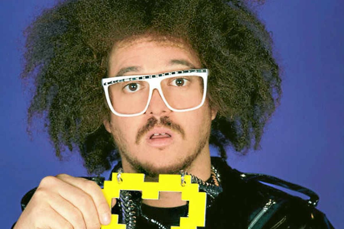 Очки поют. Redfoo 2022. LMFAO Redfoo. Группа LMFAO Redfoo. LMFAO 2022.