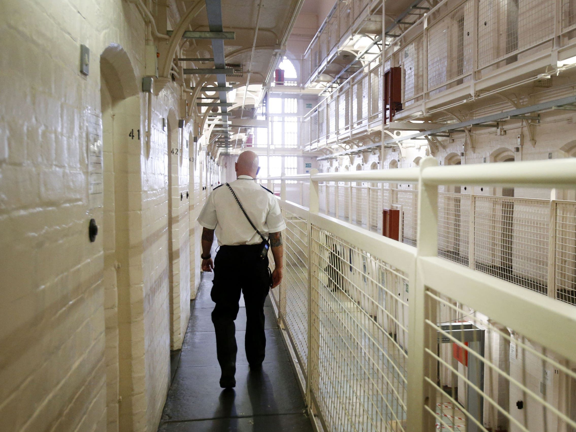 Offenders to be released early as prison system faces ‘collapse’, says minister
