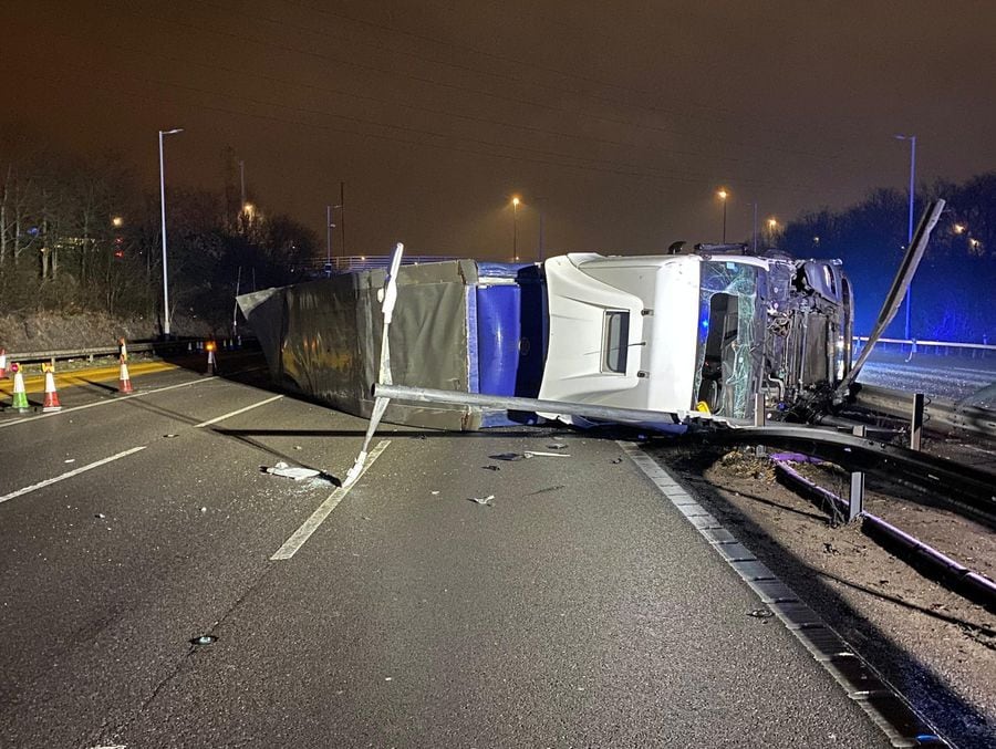 Major delays as M6 closed due to lorry and car crash after HGV