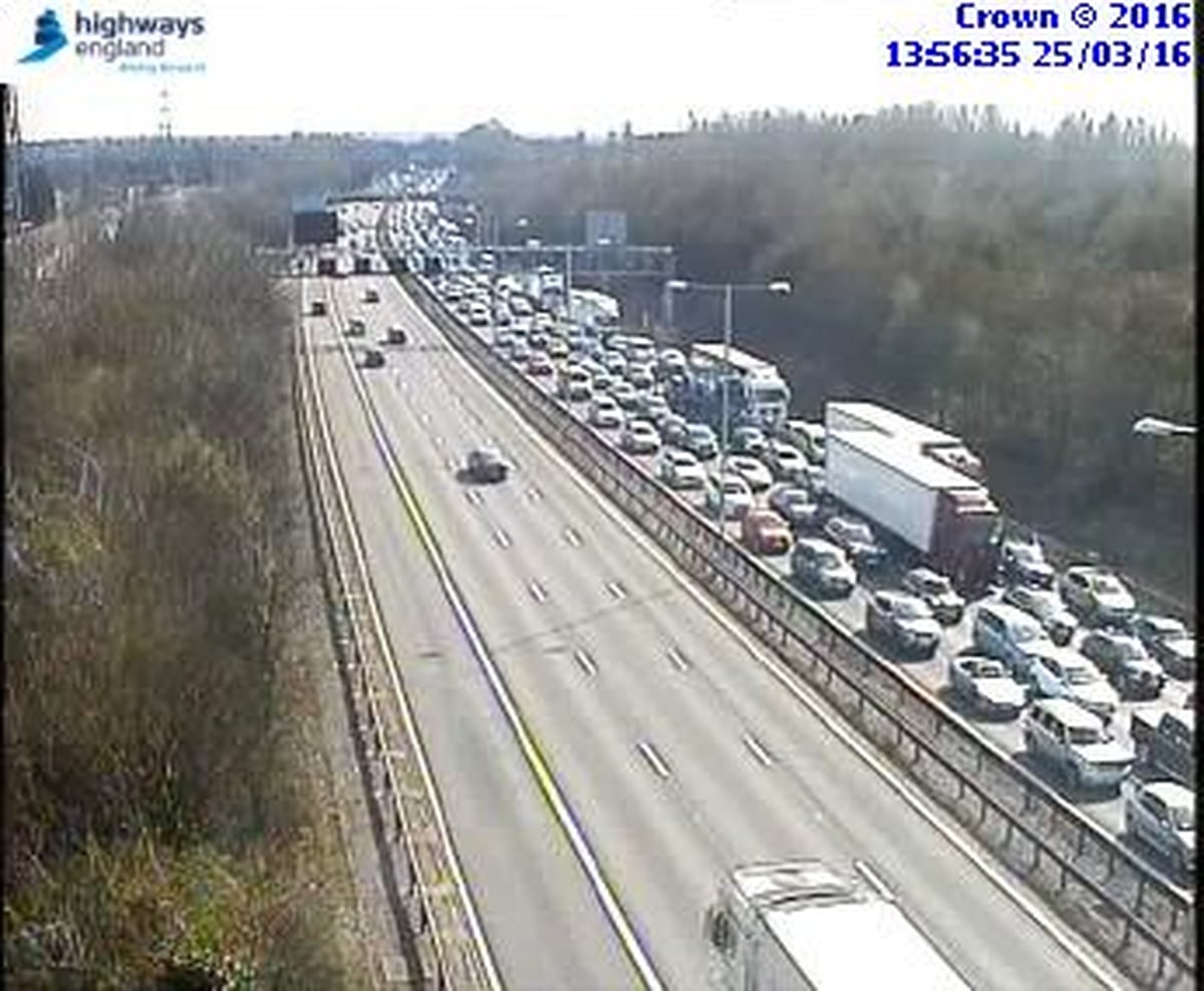 M6 Opens Again After Crash Shuts Motorway And Triggers Easter Getaway ...