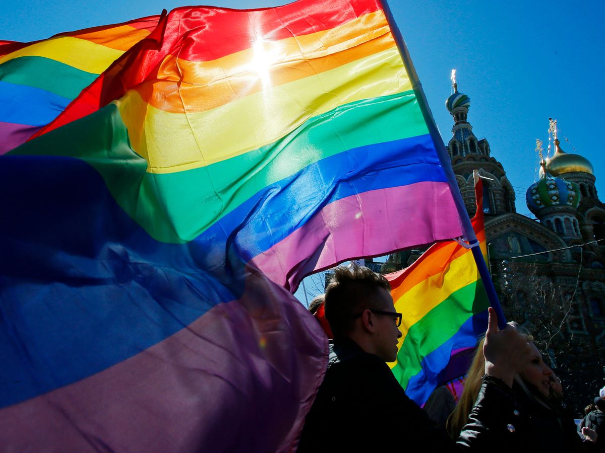 Police Raid Moscow Gay Bars After Court Labels Lgbt Movement ‘extremist’ Express And Star