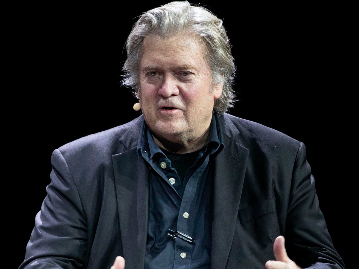 Ex White House Adviser Steve Bannon Arrested Over Border Wall Fundraising Scheme Express And Star