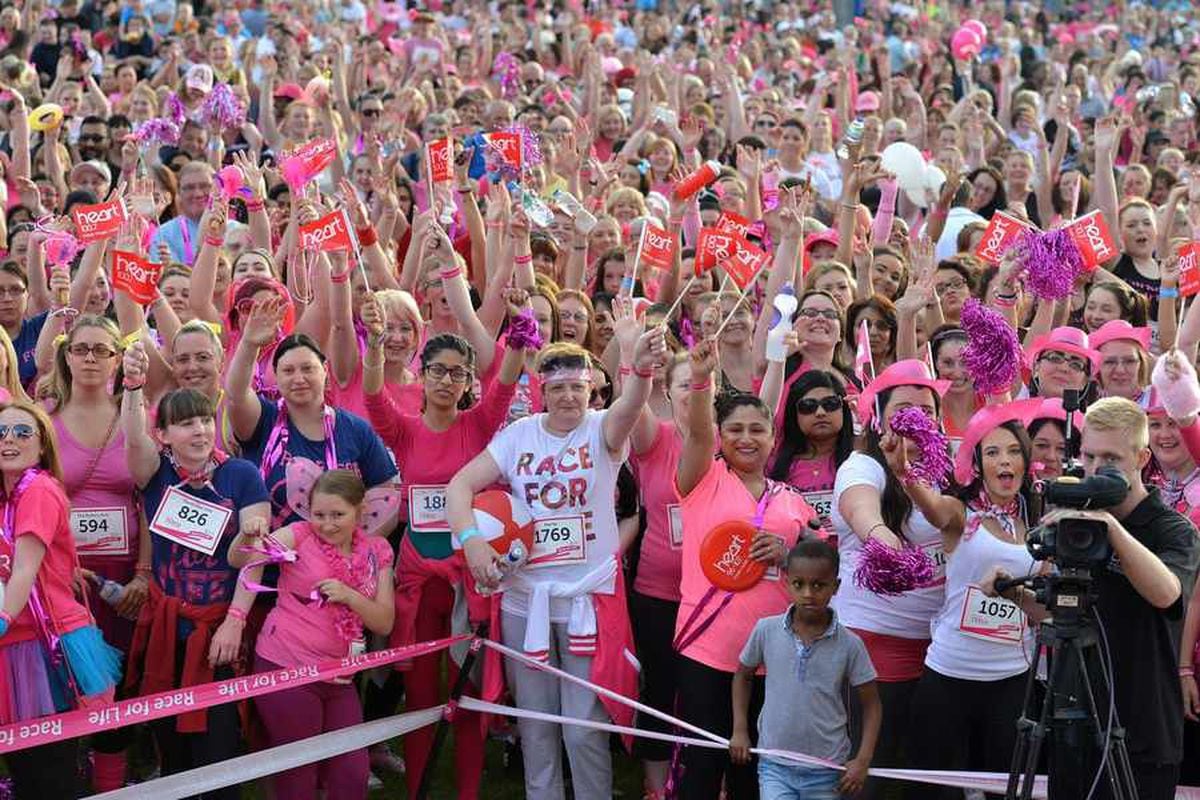 Thousands join fight against cancer at Wolverhampton Race for Life