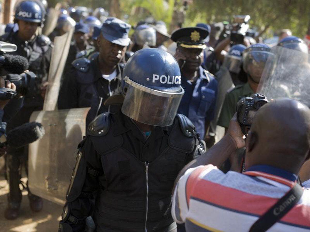 Zimbabwe Police Break Up Opposition Leaders Meeting After Disputed Election Express And Star 8749