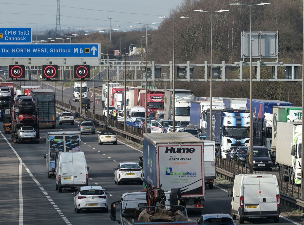 Lanes closed on M6 due to two crashes involving lorries Express