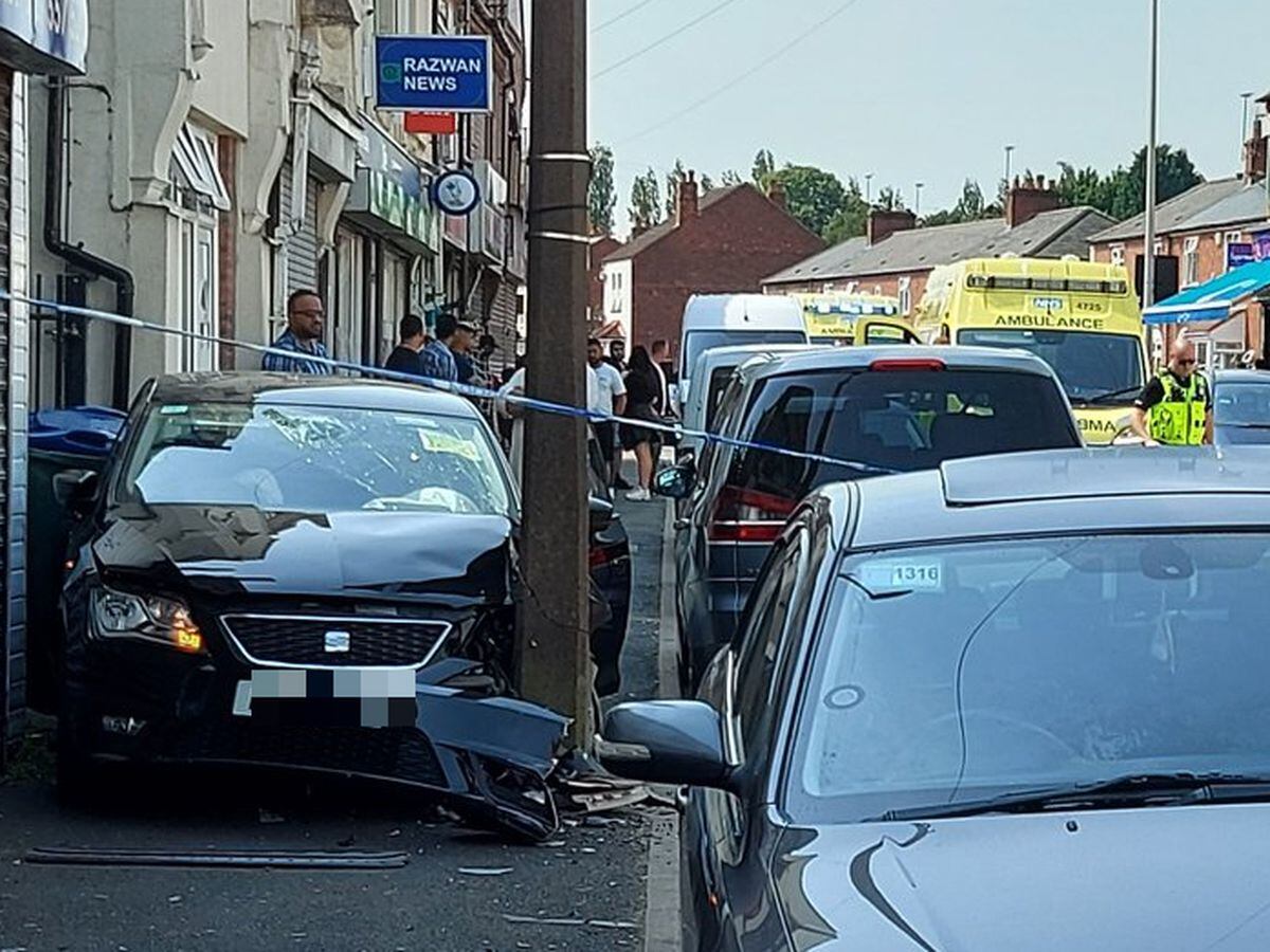 Man stabbed as taxi abandoned in Tipton violence | Express & Star