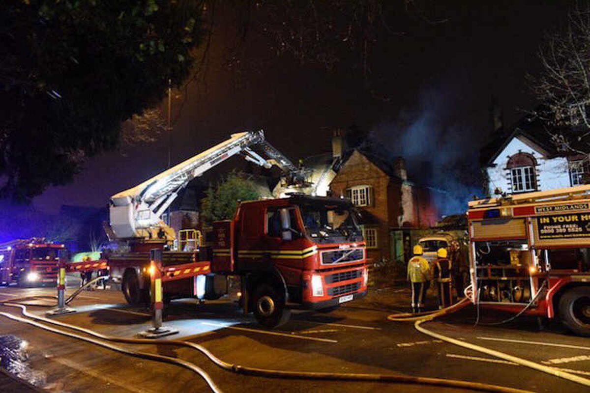 Man Dies After Fire Spreads Between Two Houses On City Road | Express ...