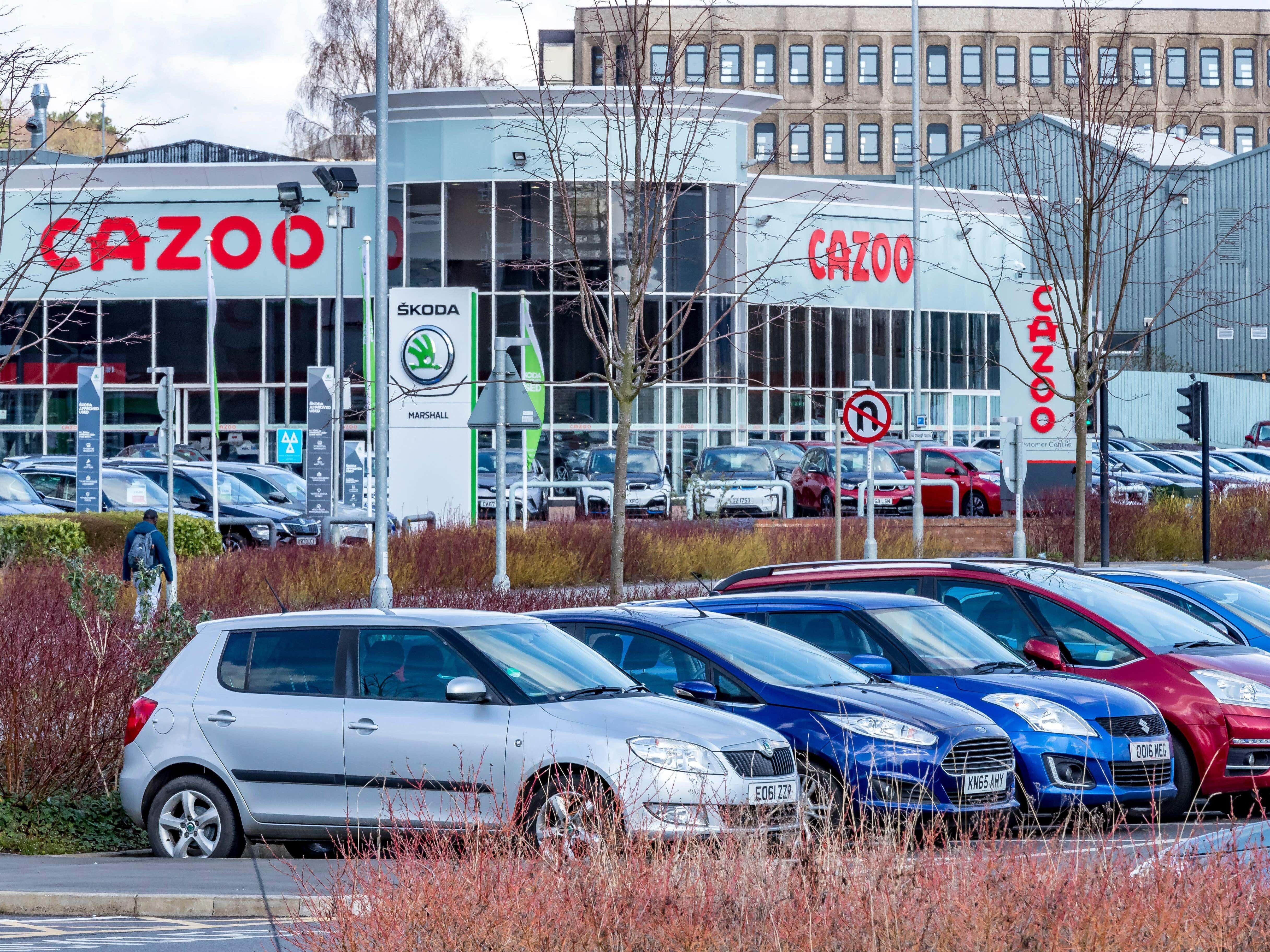Online car seller Cazoo falls into administration