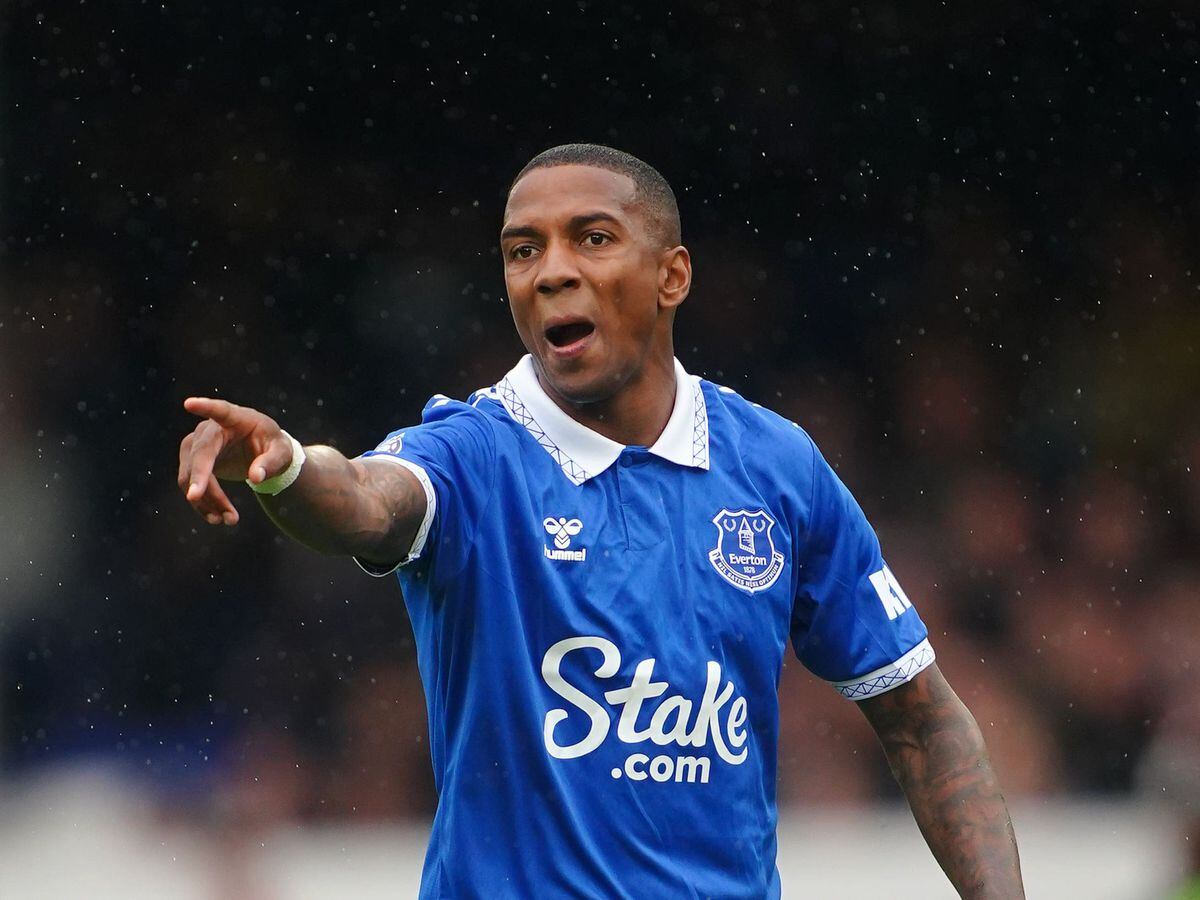 Ashley Young Embracing Challenge Of Turning Things Around For Everton ...