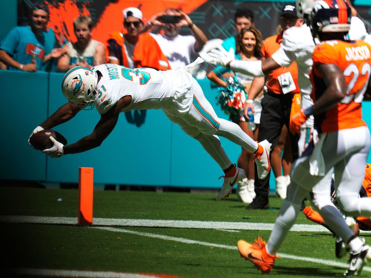 Bucs hold off Dolphins 22-19 for first victory – Daily Local