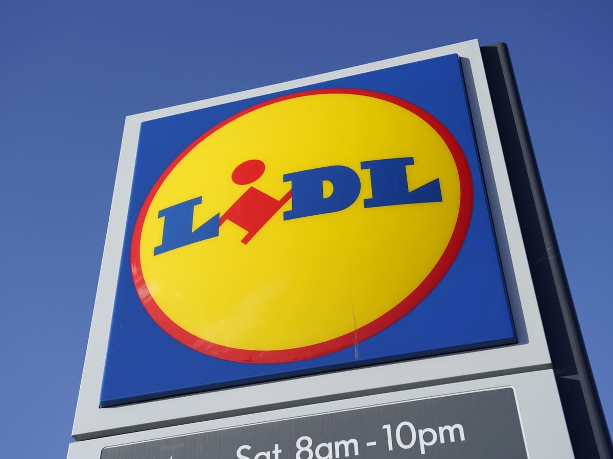 Lidl and Aldi slash price of milk | Express & Star