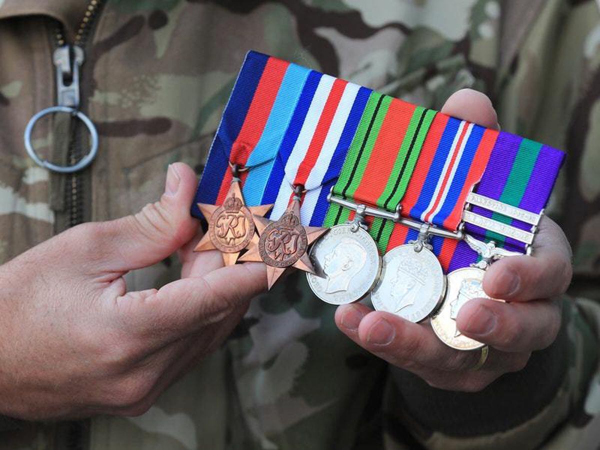 RAF colonel to parachute into Normandy with veteran’s medals | Express ...