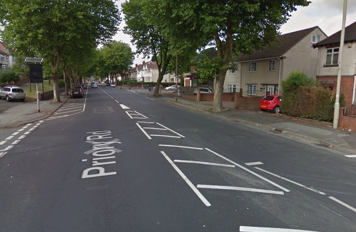 Dudley s Priory Road closed as pedestrian hit by car Express Star