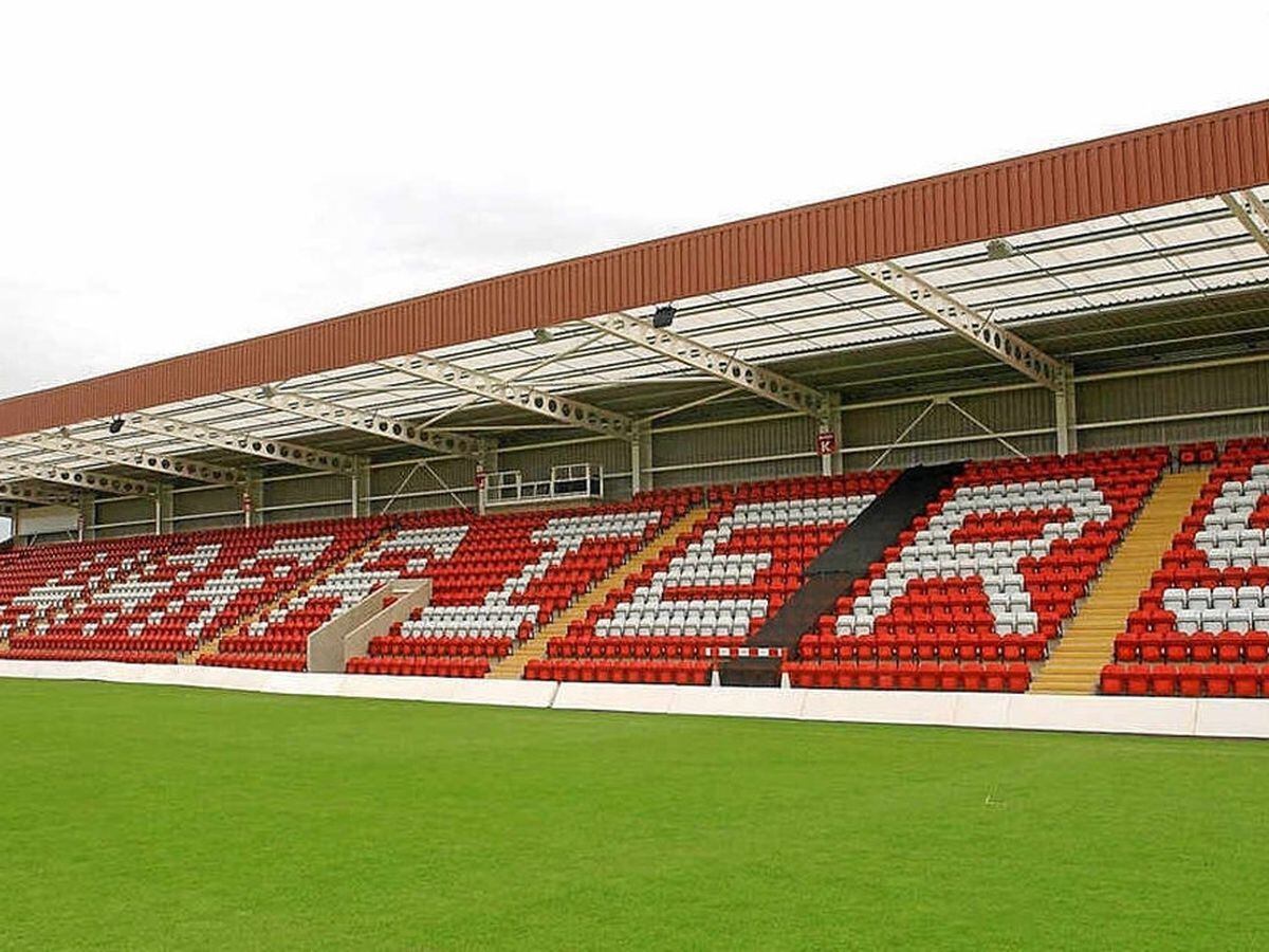 Kidderminster Harriers FC - 11' HARRIERS 1-0 Altrincham Davidson passes  inside for Chambers, who steps onto it and lifts it over keeper and into  the top corner! #COYR