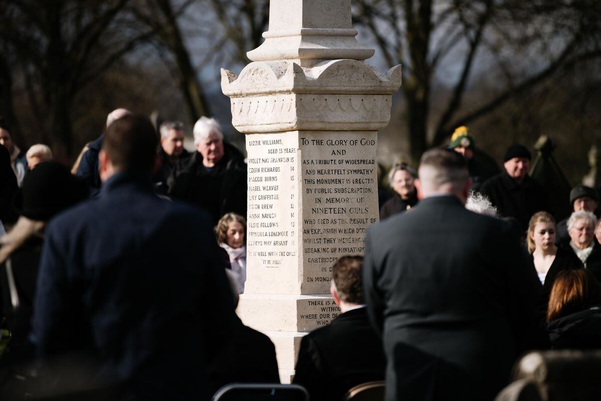 Poignant ceremony marks centenary of Tipton factory explosion which ...