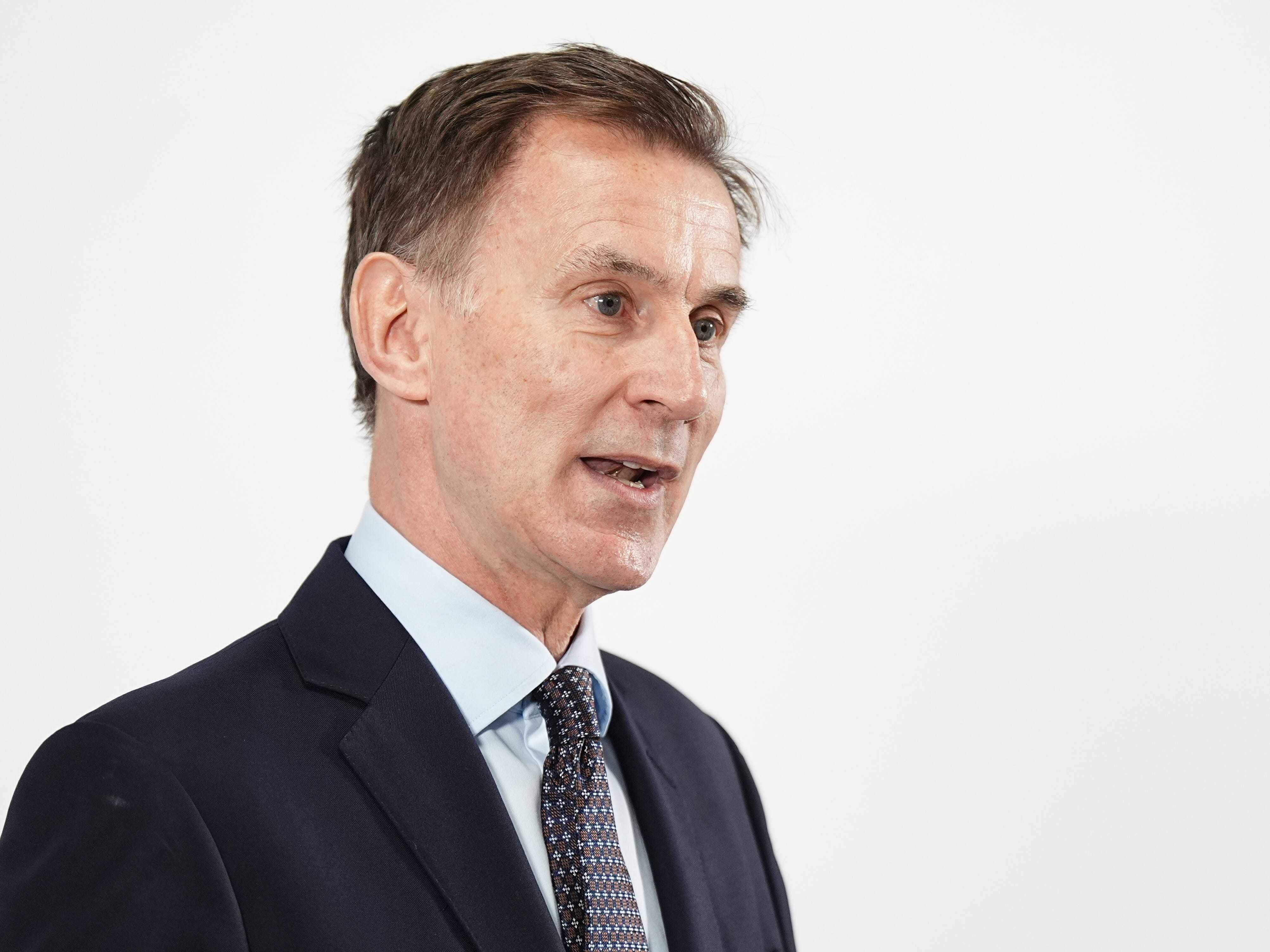 Hunt apologises for pandemic failings in wake of Covid inquiry report