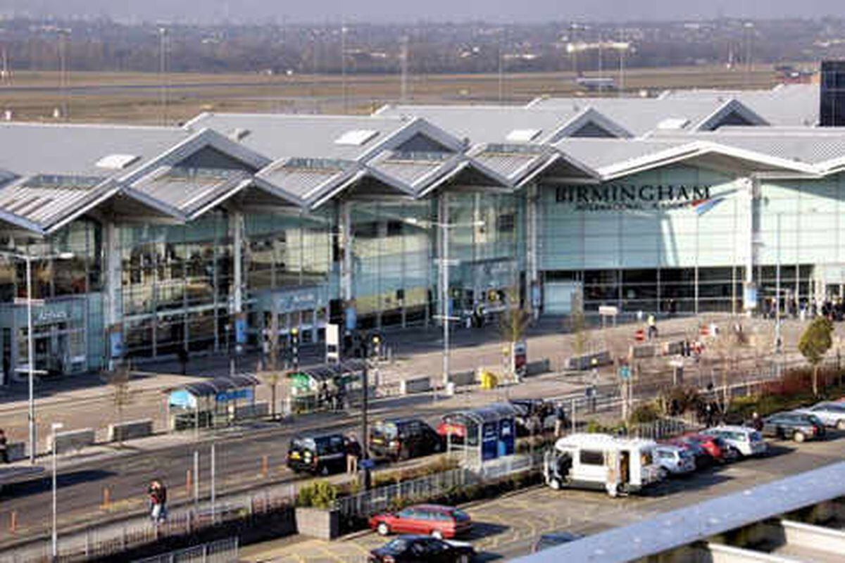 Cold weather affects Birmingham Airport | Express & Star