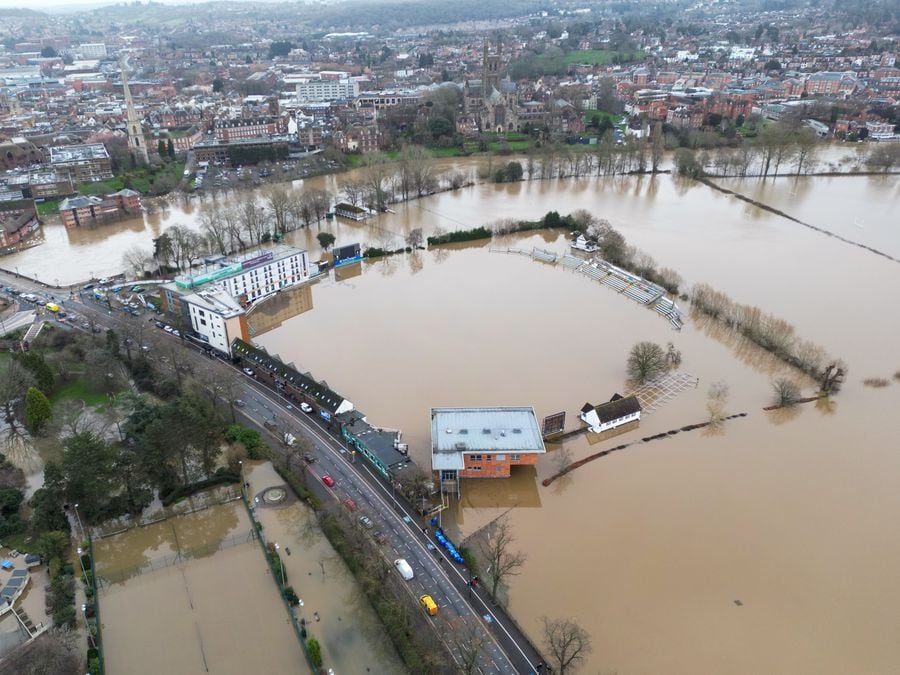 Major Incident Declared Amid Widespread Flooding In England Express   N2XVGUKFLZHCJKAO2ITFM2VDNQ 