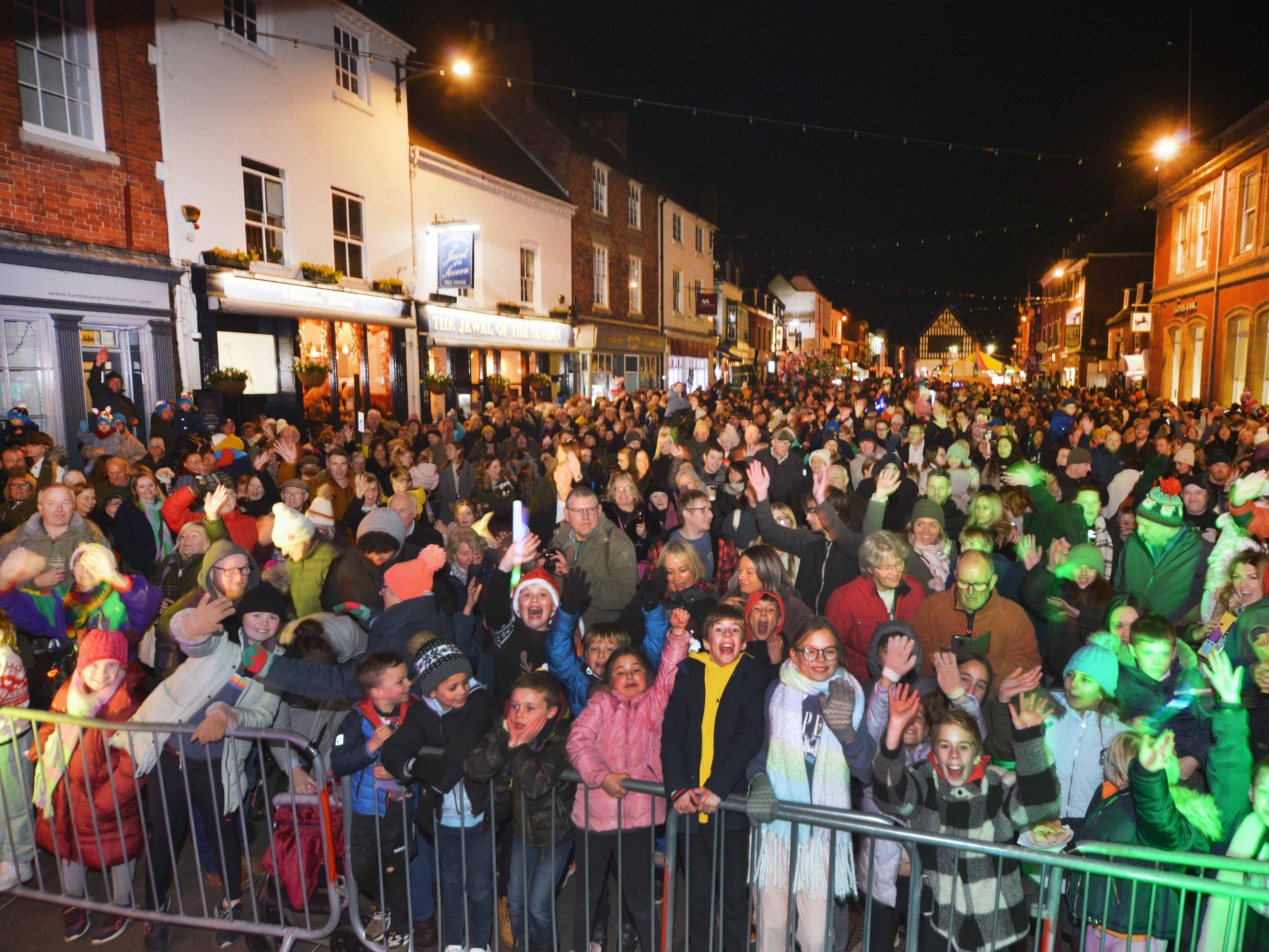 Bridgnorth High Street packed as thousands turn out for Christmas lights switch-on