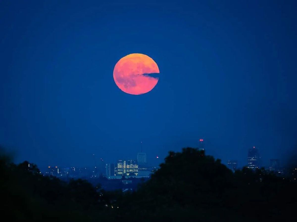 Once In A Blue Moon! Spectacular Images Show Rare Supermoon Over Region ...