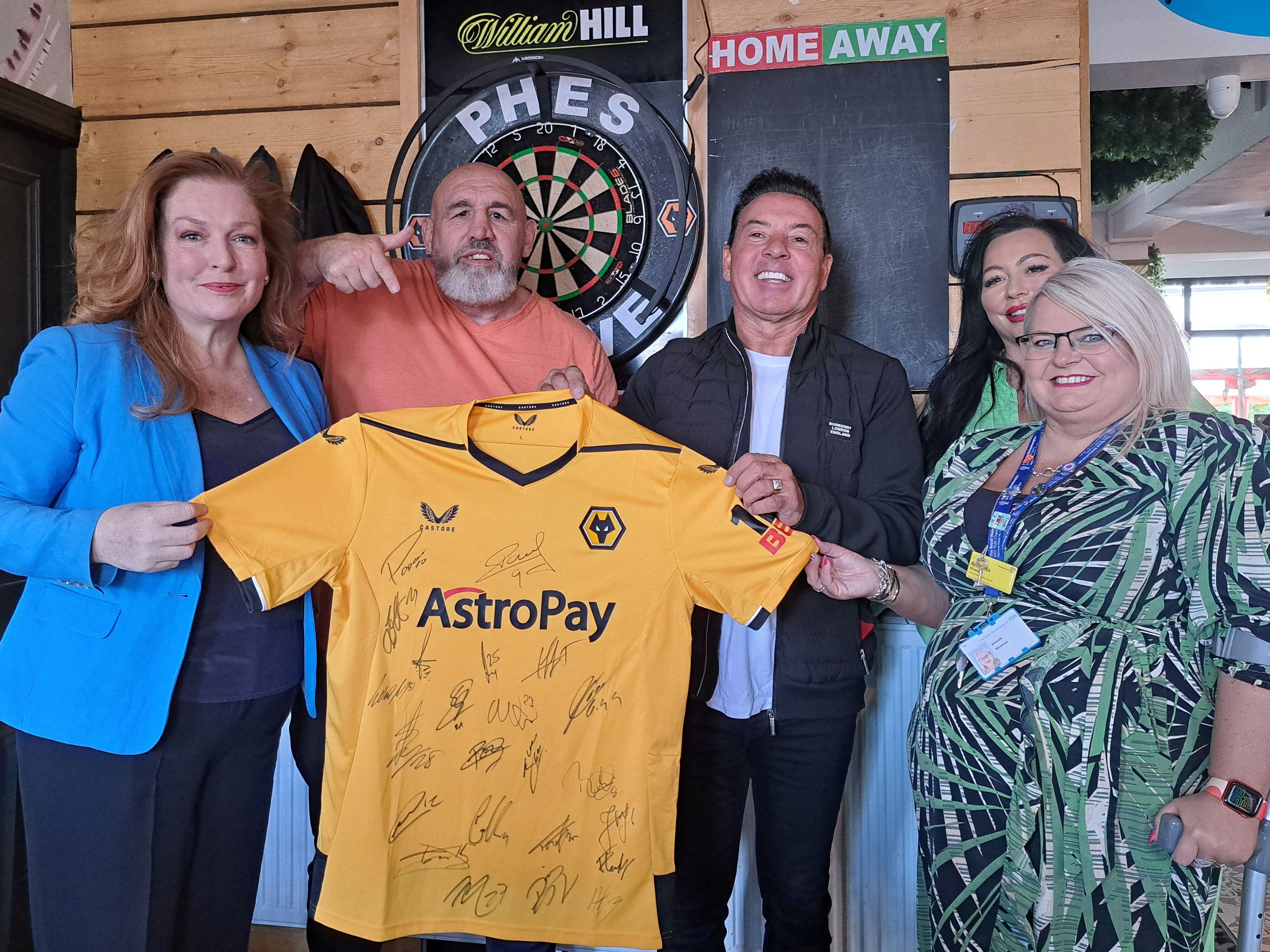 Wolverhampton pub to raffle off signed Wolves shirt to boost charity