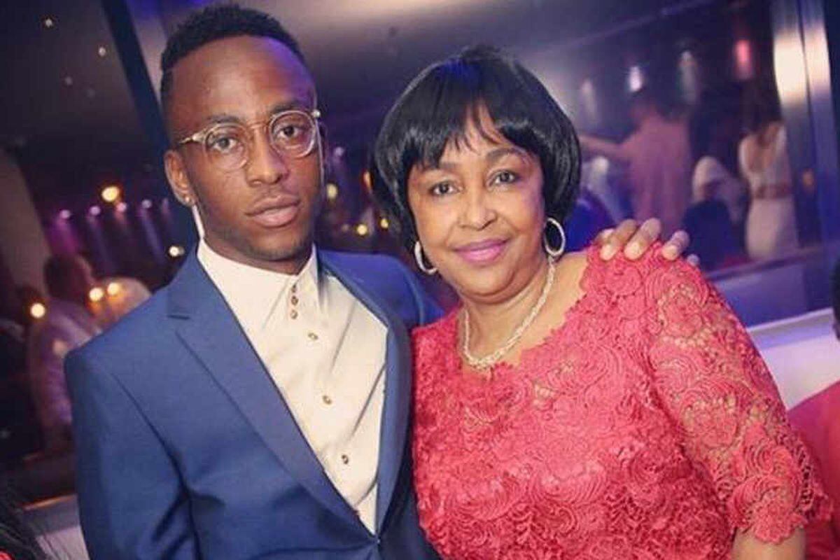 Tony Pulis to take Saido Berahino and his mum out to dinner for a 'good ...