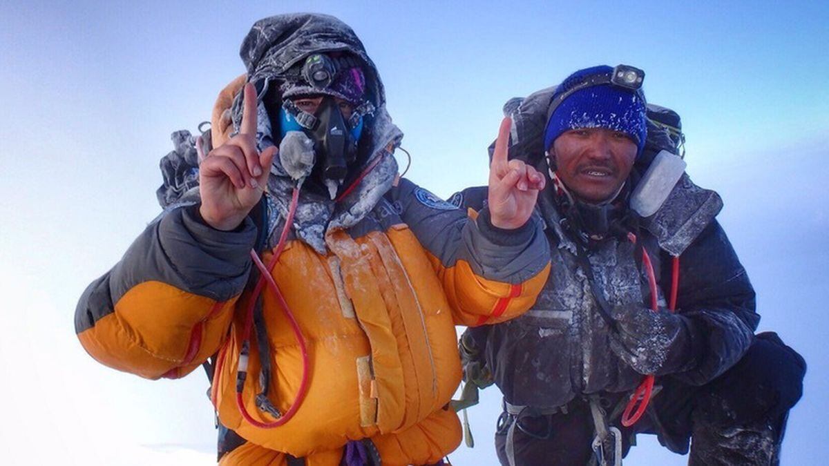 Everest double climb woman praises talisman after achieving feat ...