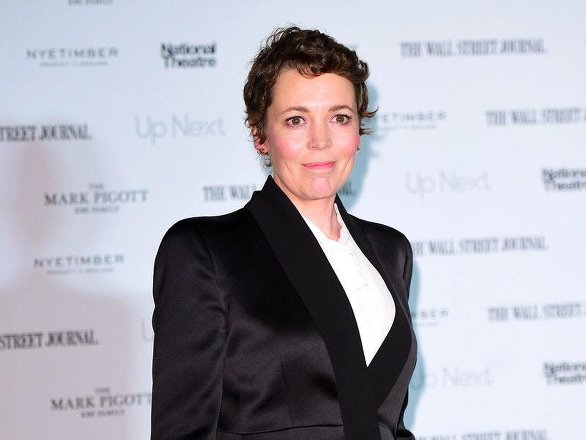 Olivia Colman Admits Husband Stole Loo Roll From Buckingham Palace