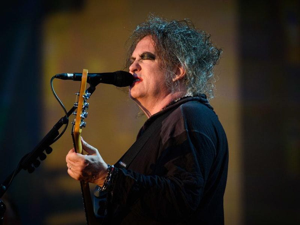 The Cure’s Robert Smith goes viral in deadpan Rock and Roll Hall of